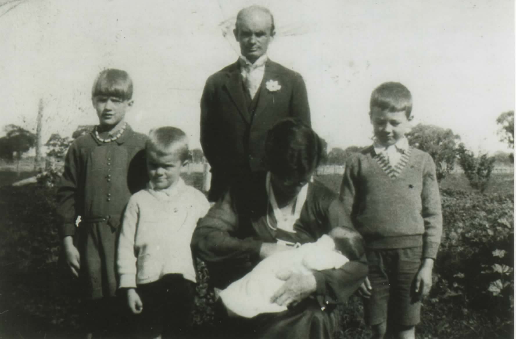 Sidney James & Elsie May (Ivory) Hillbrick Family